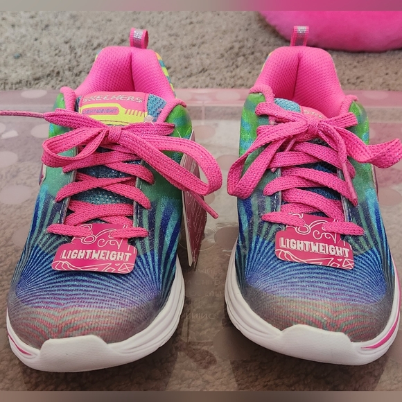Girls Skechers Lightweight Sneakers - Picture 3 of 8